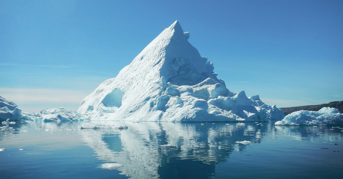 découvrez les merveilles de l'arctique, un monde fascinant de paysages glacés, de faune unique et de cultures autochtones riches. plongez dans l'aventure polaire et explorez les enjeux environnementaux qui menacent cette région fragile.